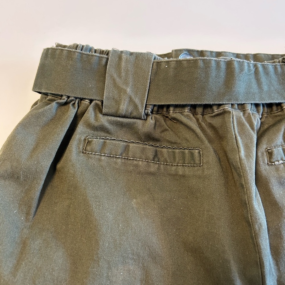 Express x Olivia Culpo army green belted Cargo shorts Size 4.  Cotton/spandex. - Picture 8 of 13
